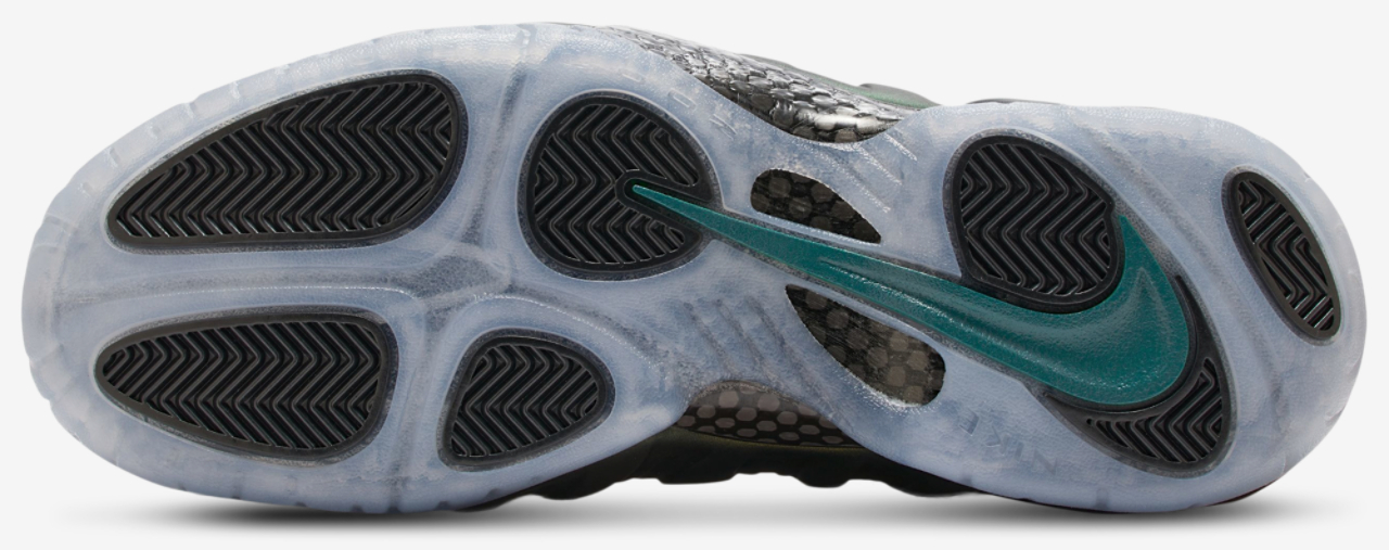 Nike Air Foamposite Pro Image 5 of 5. Tap to open photo gallery.