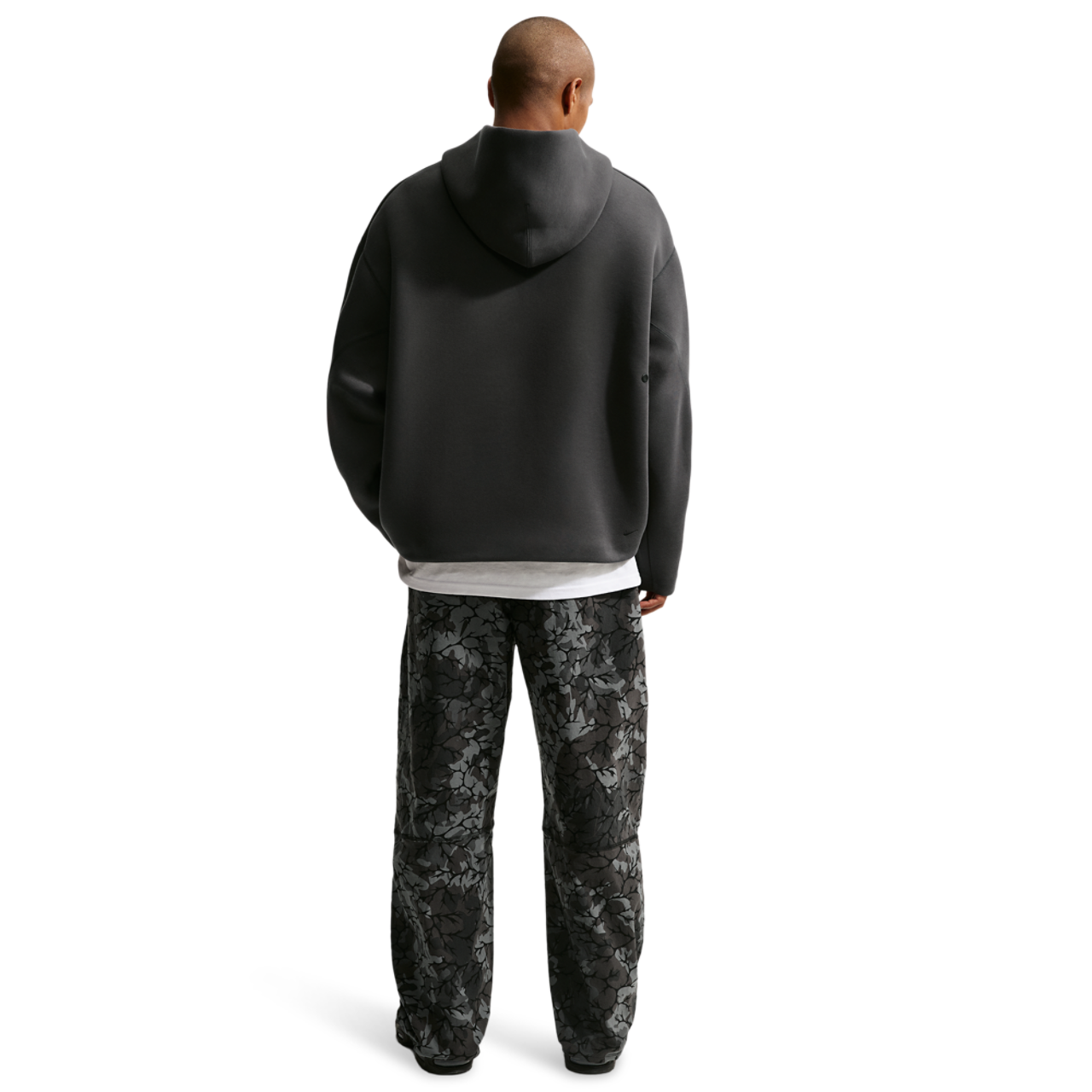 Nike Dri-FIT Tech Woven AOP Pants Image 4 of 4. Tap to open photo gallery.