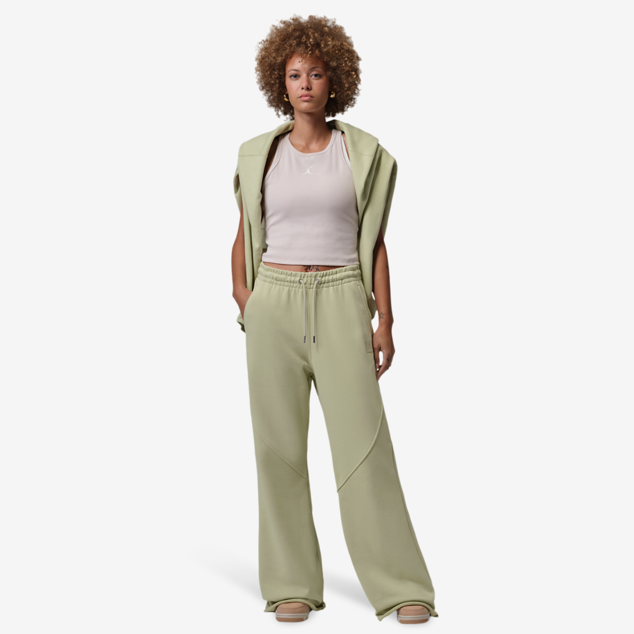 Jordan Flight Fleece FLR Pants Image 4 of 4. Tap to open photo gallery.