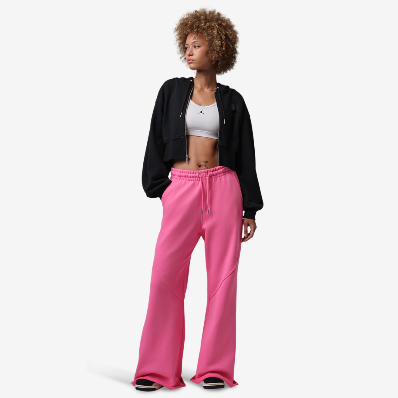 Jordan Flight Fleece FLR Pants Image 4 of 4. Tap to open photo gallery.