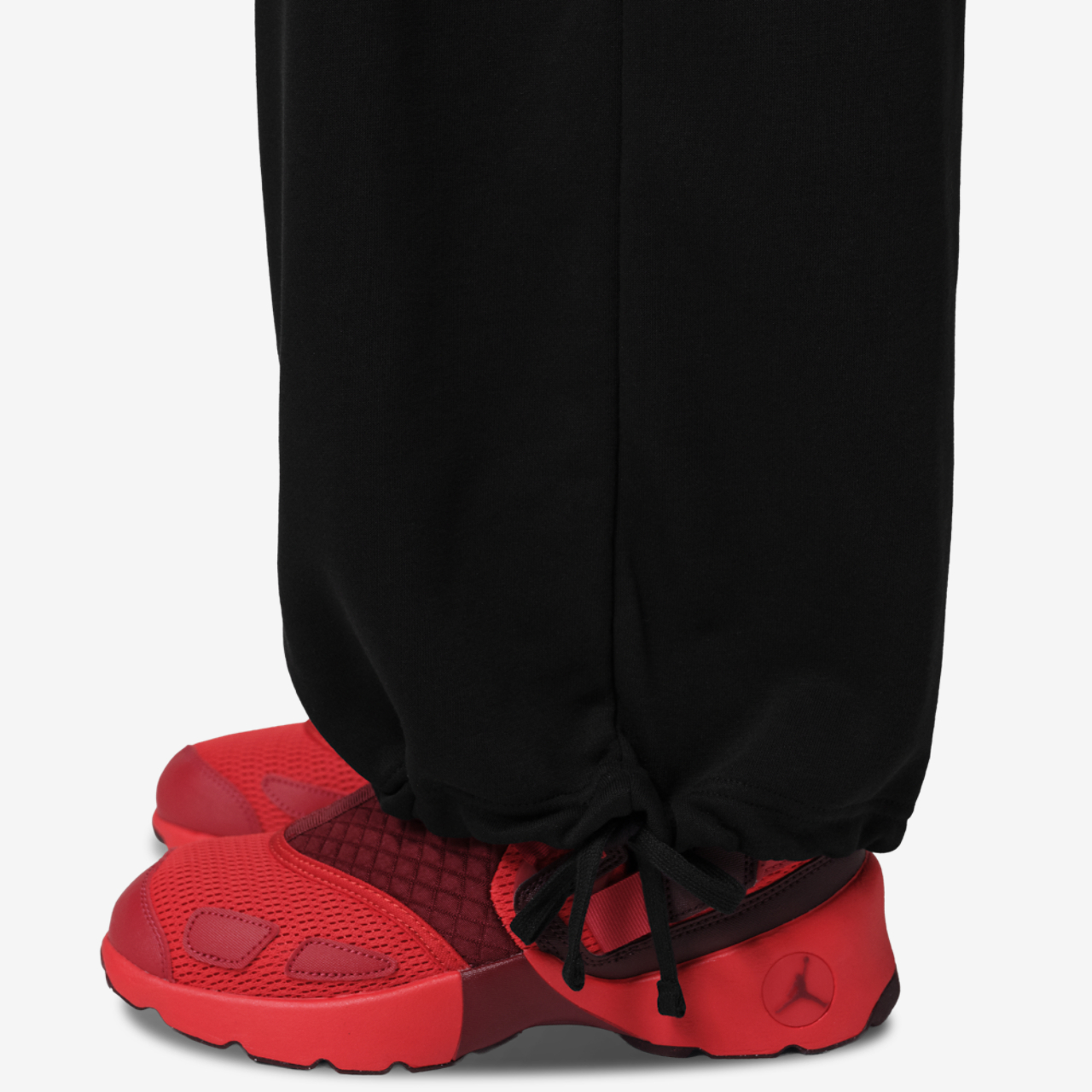 Jordan Brooklyn Fleece Cargo Pant Image 5 of 5. Tap to open photo gallery.