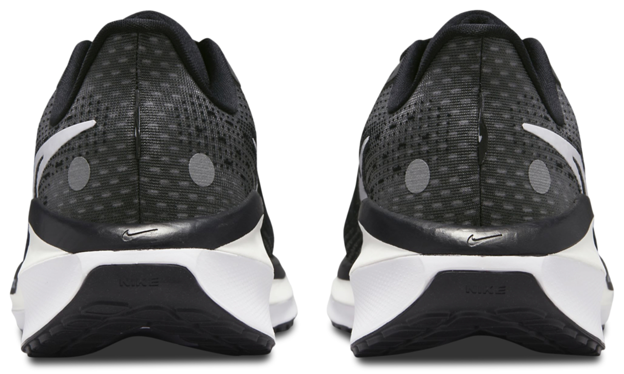 Nike Vomero 17 Image 3 of 5. Tap to open photo gallery.