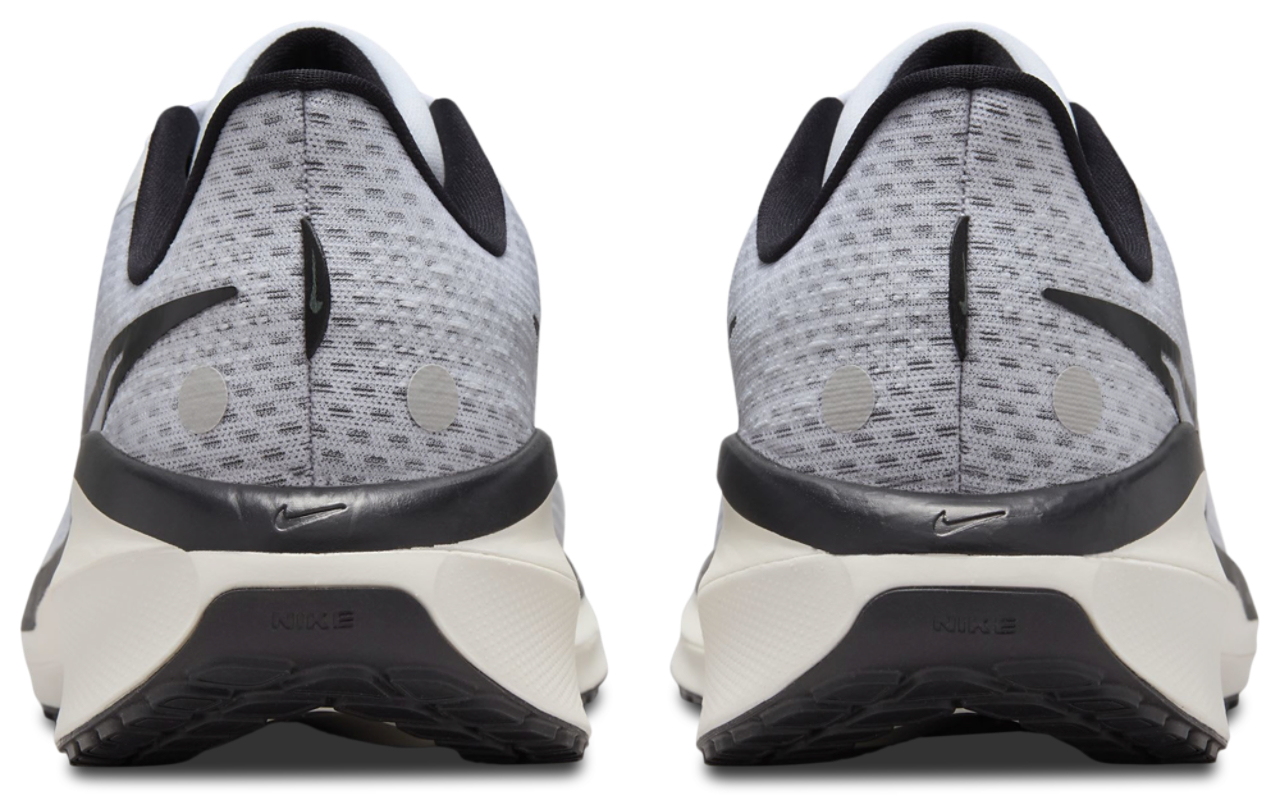 Nike Vomero 17 Image 3 of 5. Tap to open photo gallery.