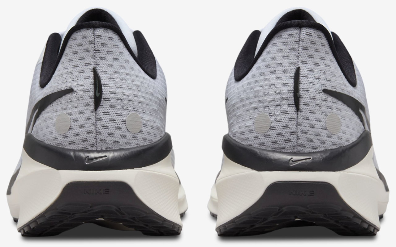 Nike Vomero 17 Image 3 of 5. Tap to open photo gallery.