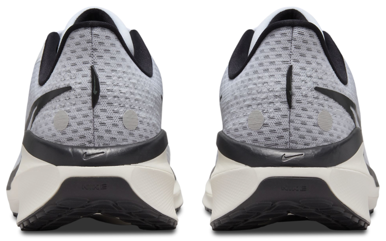 Nike Vomero 17 Image 3 of 5. Tap to open photo gallery.