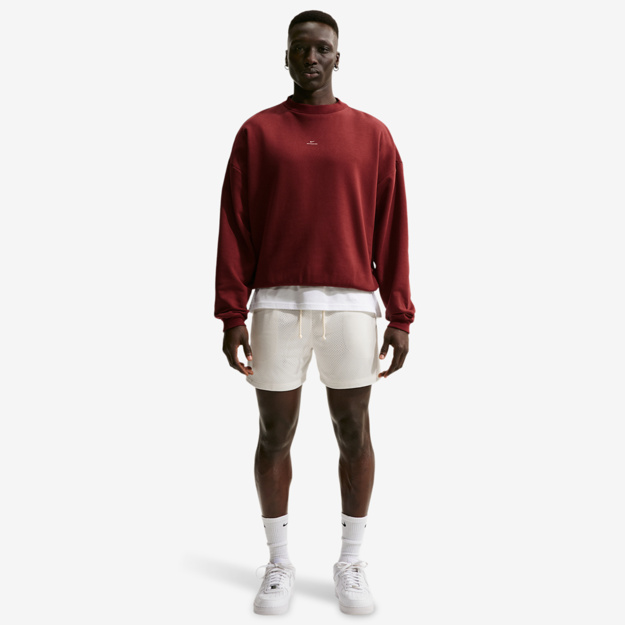Nike Dri-FIT Standard Issue Mesh 5IN Shorts Image 3 of 4. Tap to open photo gallery.