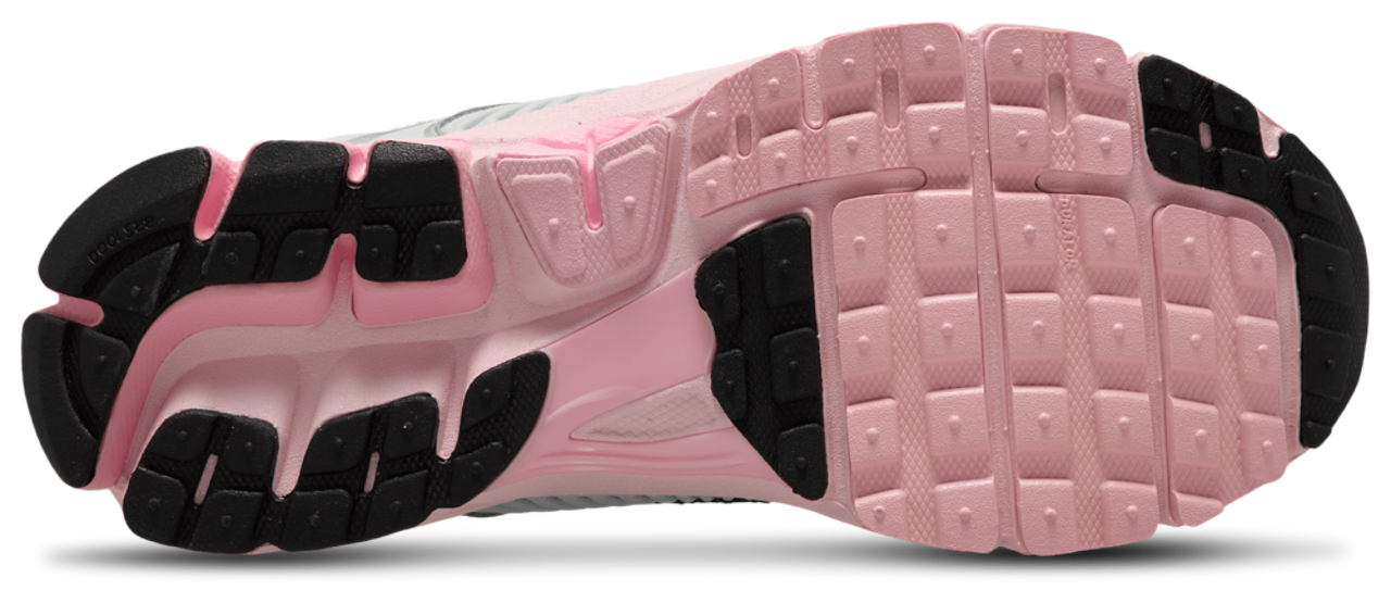 Nike Zoom Vomero 5 Image 4 of 4. Tap to open photo gallery.
