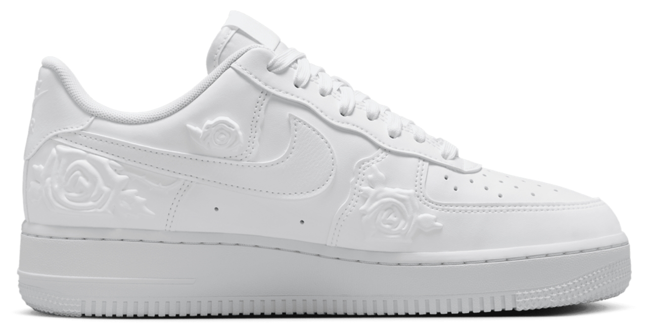 Nike Air Force 1 '07 Image 1 of 8. Tap to open photo gallery.