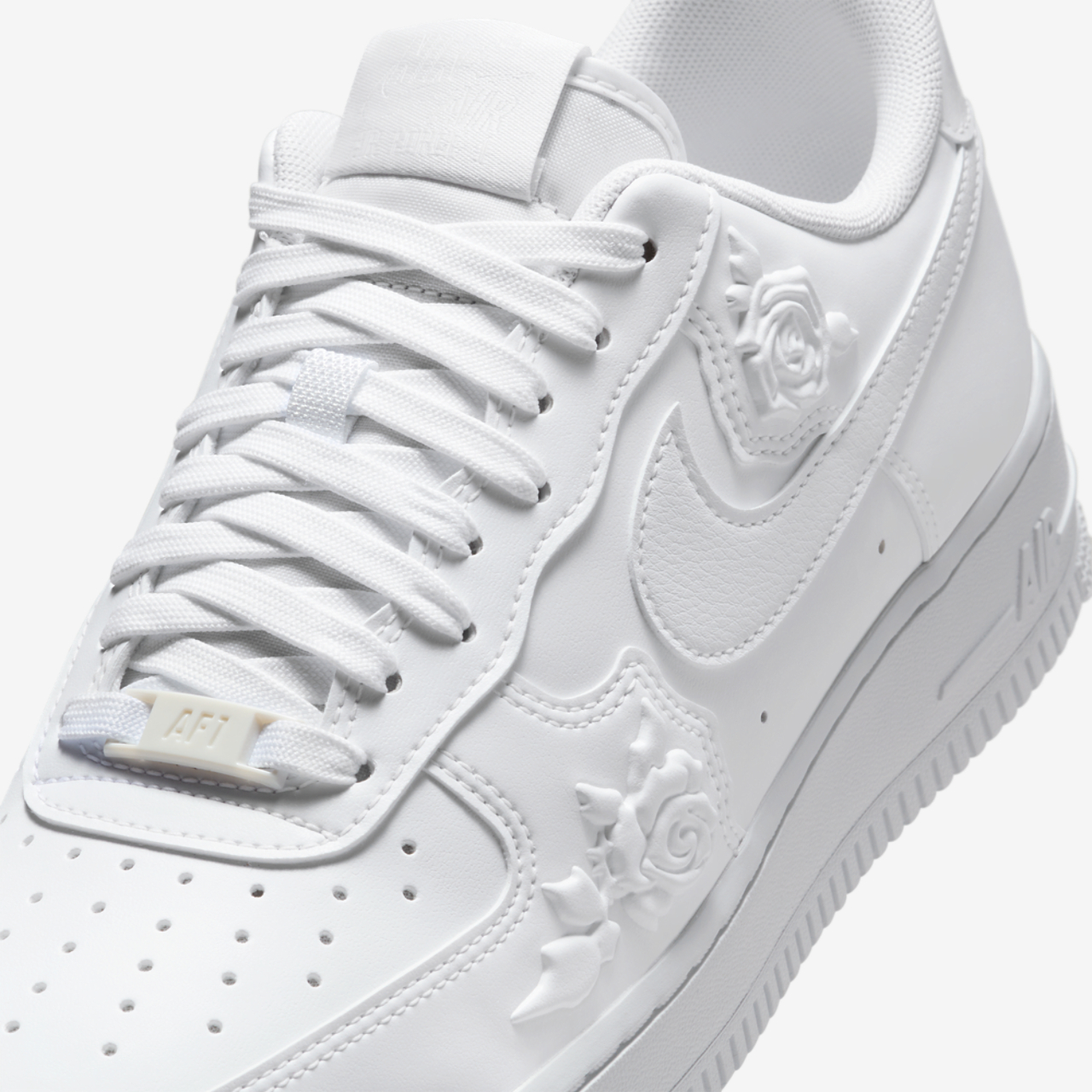 Nike Air Force 1 '07 Image 7 of 8. Tap to open photo gallery.