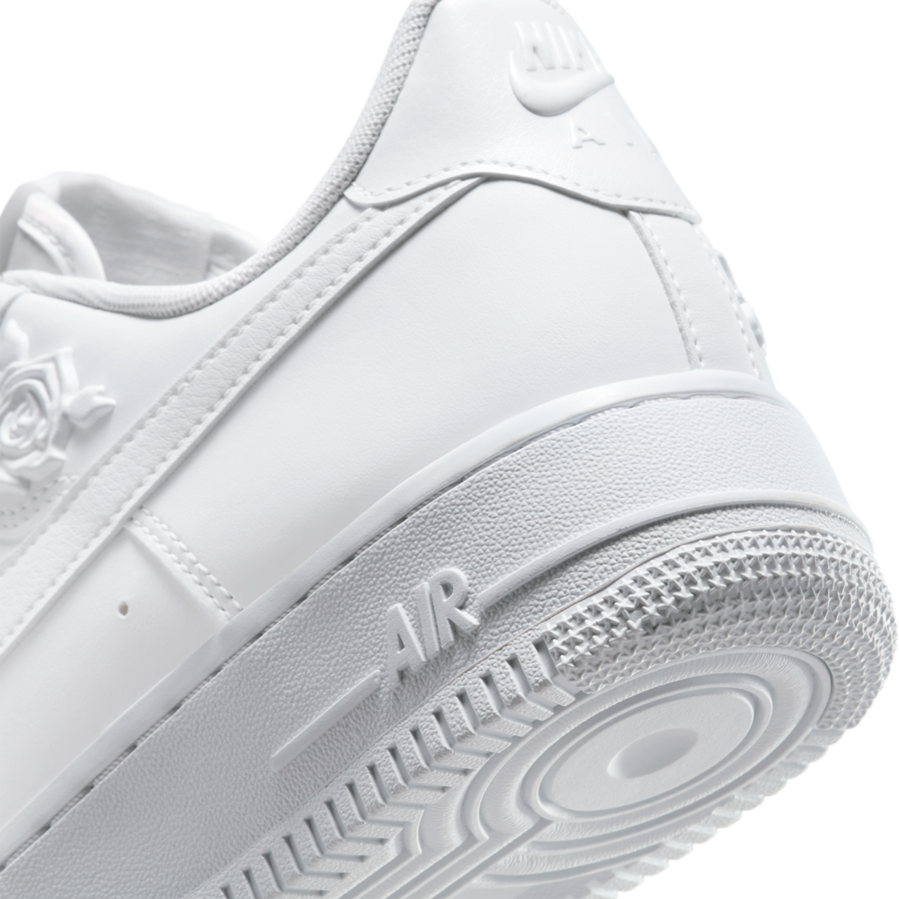 Nike Air Force 1 '07 Image 8 of 8. Tap to open photo gallery.