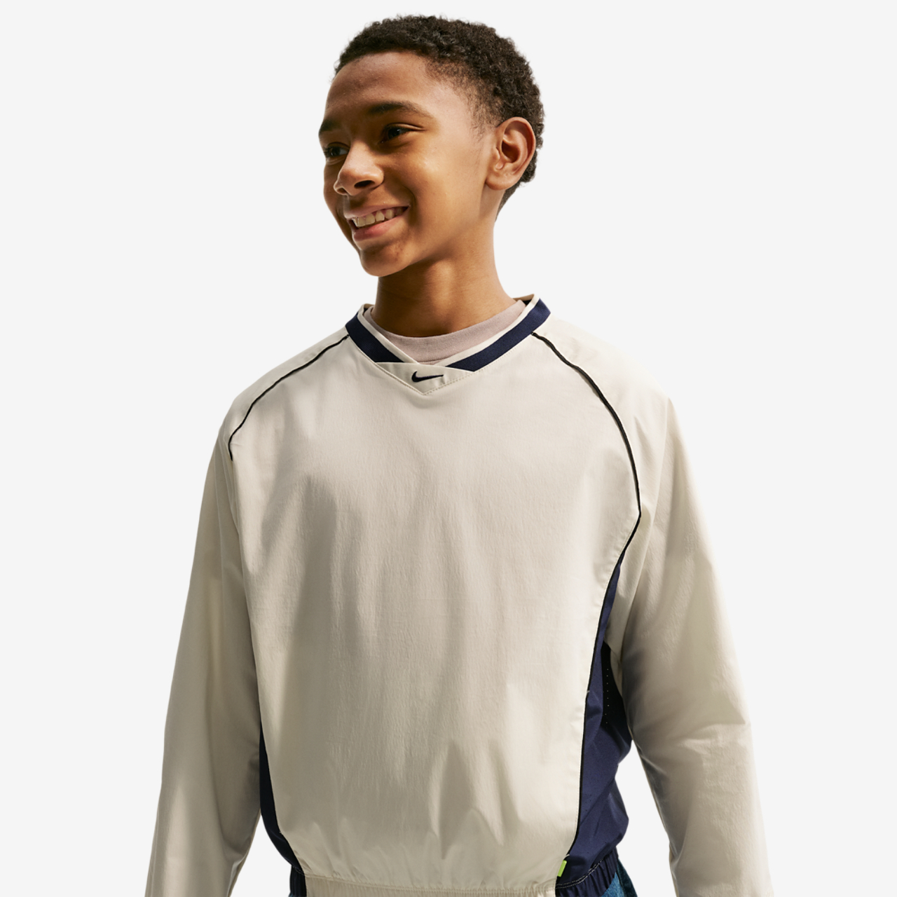 Nike NSW Cln Vneck LS Top Image 1 of 3. Tap to open photo gallery.