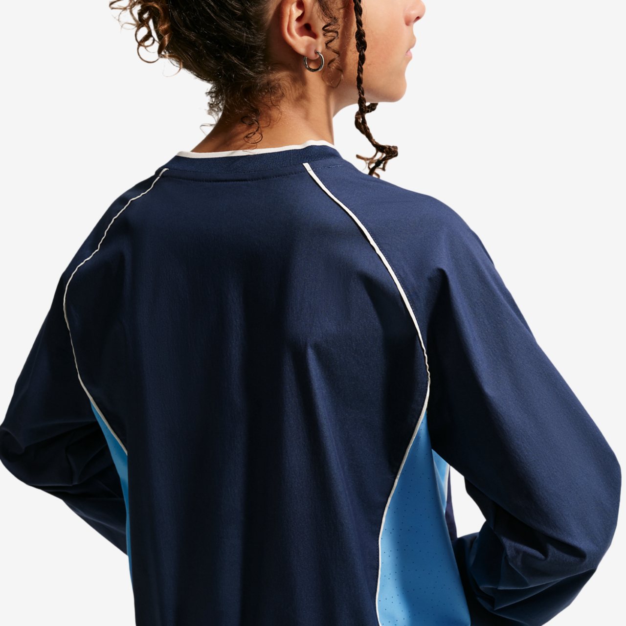 Nike NSW Cln Vneck LS Top Image 2 of 3. Tap to open photo gallery.