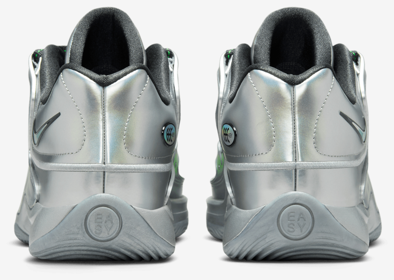 Nike KD 18 EYBL Image 3 of 8. Tap to open photo gallery.