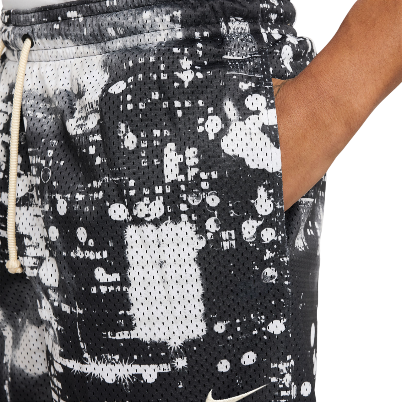 Nike Dri-FIT SI Practice Mesh AOP 5" Shorts Image 4 of 4. Tap to open photo gallery.