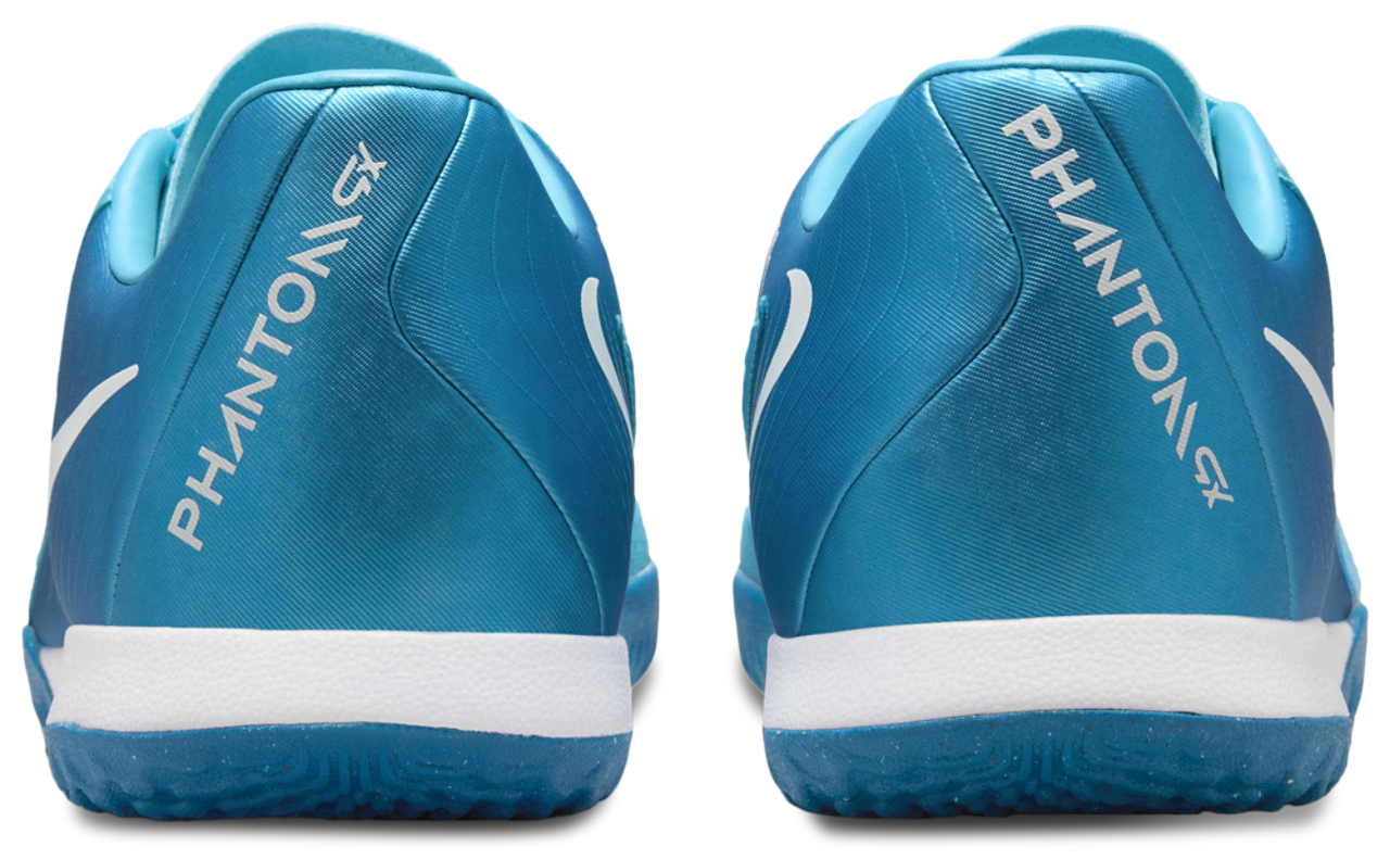 Nike Phantom GX II Academy IC Image 3 of 5. Tap to open photo gallery.