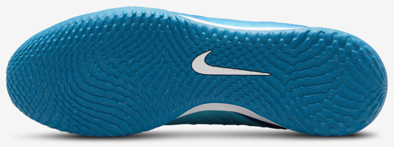 Nike Phantom GX II Academy IC Image 5 of 5. Tap to open photo gallery.