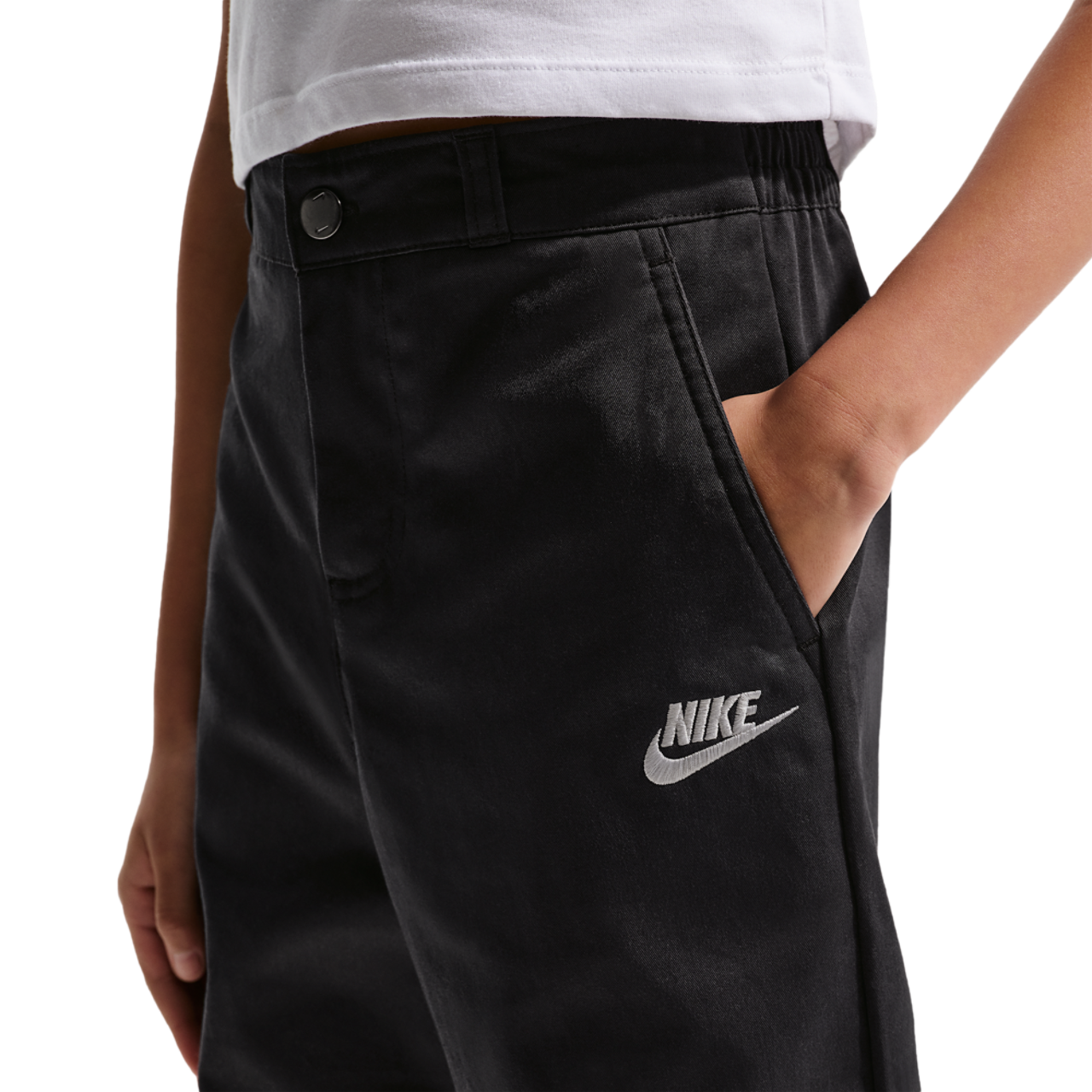 Nike NSW Club Woven Everyday Pant Image 2 of 6. Tap to open photo gallery.