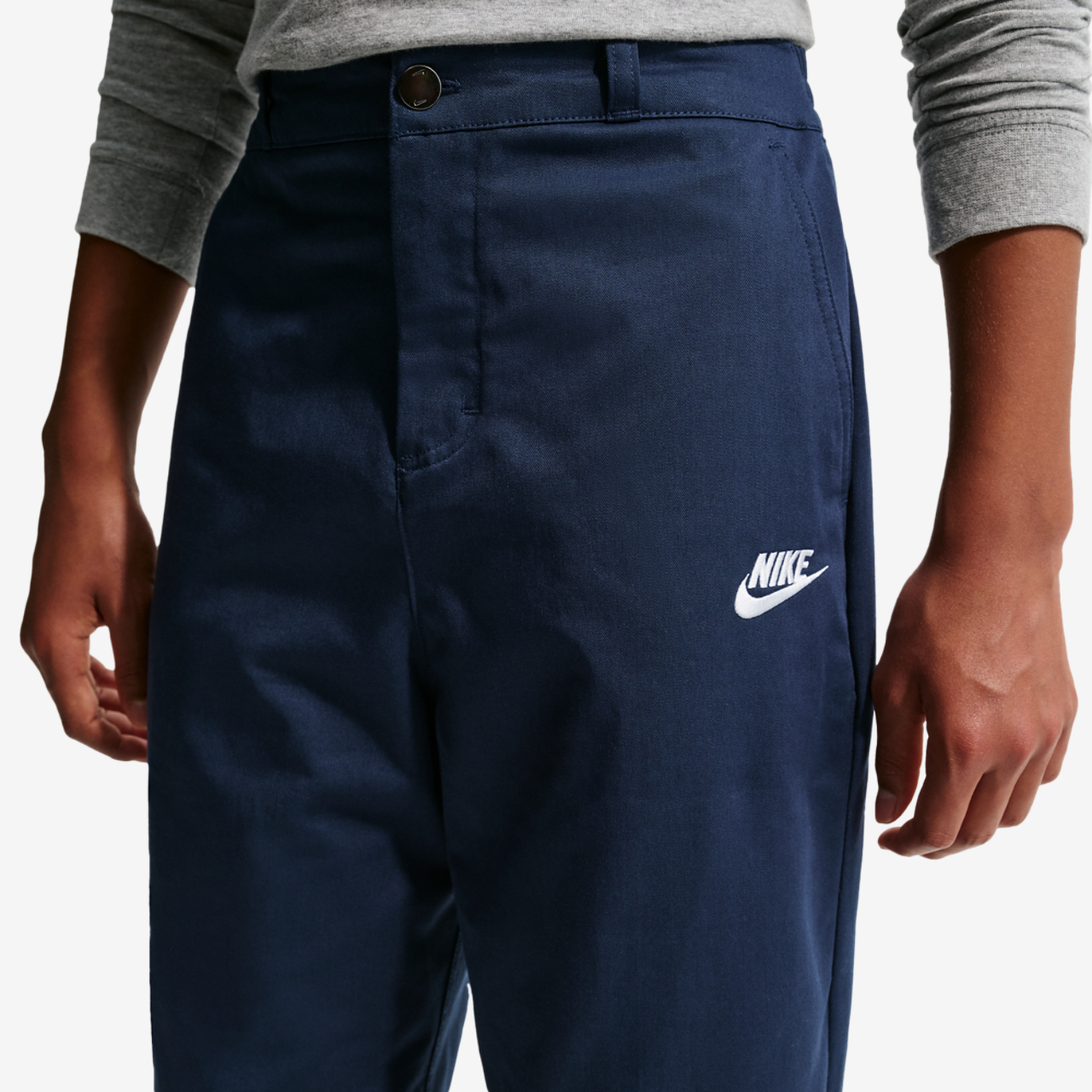 Nike NSW Club Woven Everyday Pant Image 1 of 6. Tap to open photo gallery.