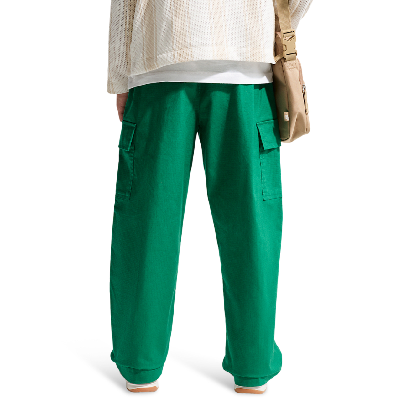 Nike NSW Club Woven Cargo Pants Image 2 of 7. Tap to open photo gallery.