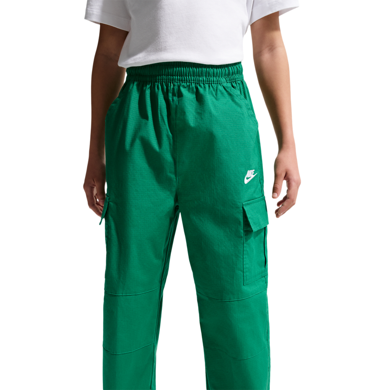 Nike NSW Club Woven Cargo Pants Image 3 of 7. Tap to open photo gallery.