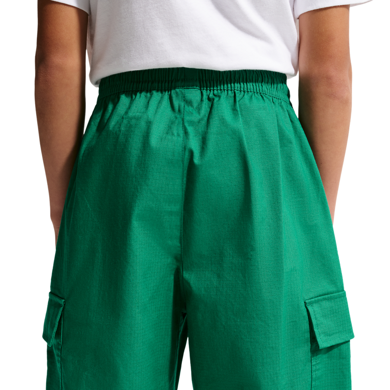 Nike NSW Club Woven Cargo Pants Image 4 of 7. Tap to open photo gallery.