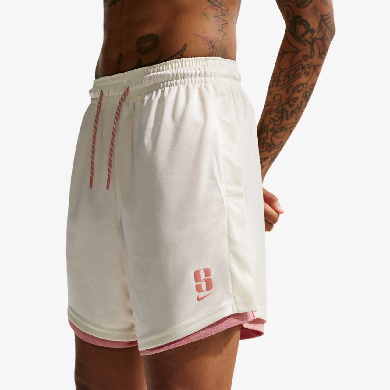 Nike Dri-FIT Sabrina Sig Reversible Shorts Image 4 of 6. Tap to open photo gallery.