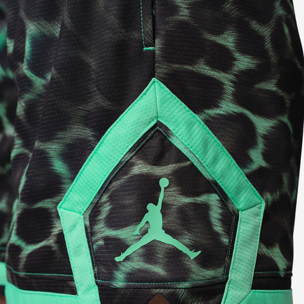Jordan Sport Diamond 4in AOP Short Image 5 of 5. Tap to open photo gallery.