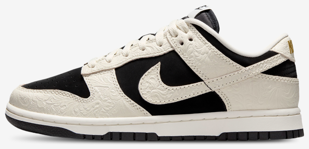 Nike Dunk Low Image 2 of 5. Tap to open photo gallery.