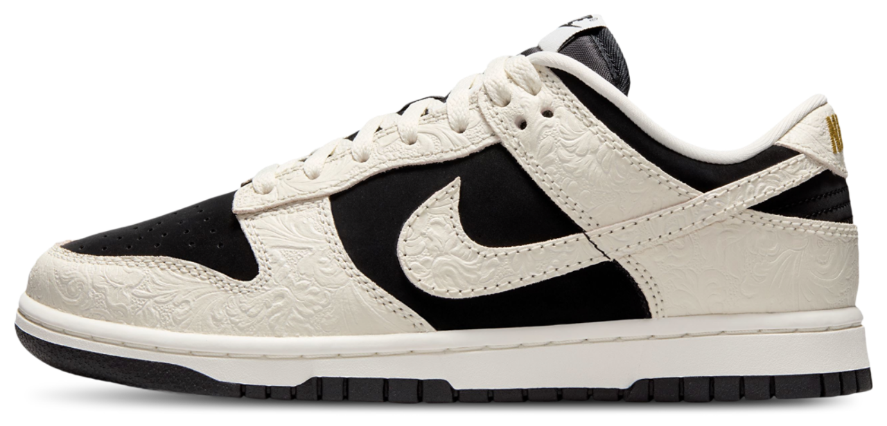 Nike Dunk Low Image 2 of 5. Tap to open photo gallery.