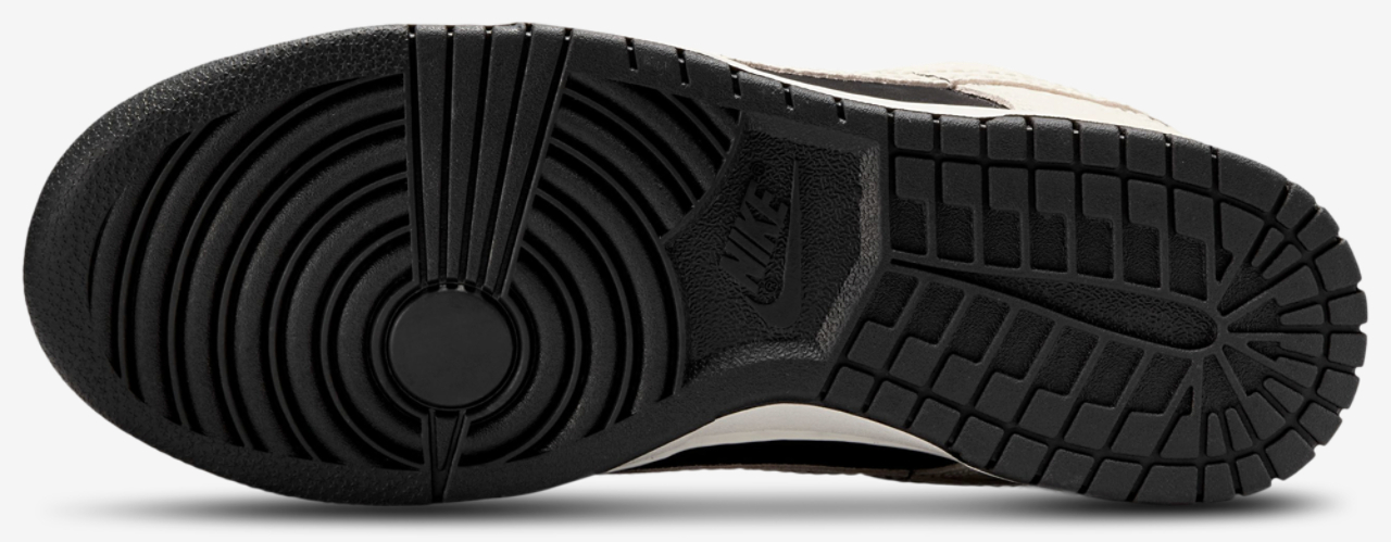 Nike Dunk Low Image 5 of 5. Tap to open photo gallery.