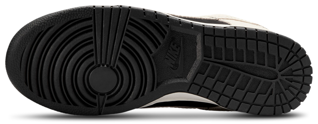 Nike Dunk Low Image 5 of 5. Tap to open photo gallery.