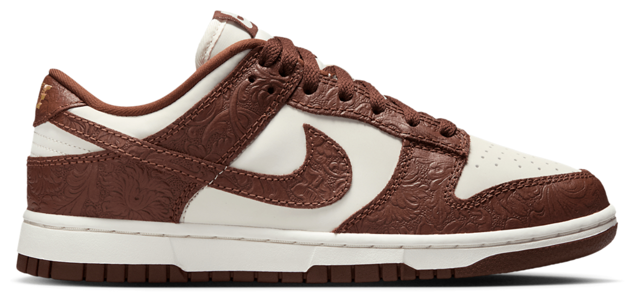 Nike Dunk Low Image 1 of 5. Tap to open photo gallery.