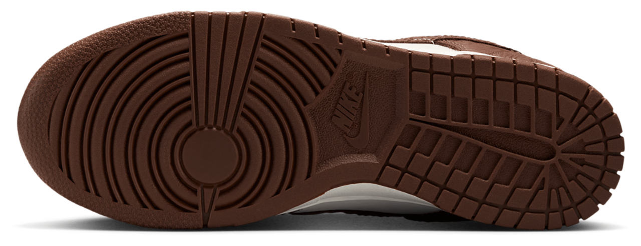 Nike Dunk Low Image 5 of 5. Tap to open photo gallery.
