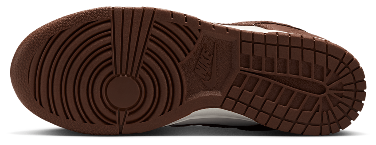 Nike Dunk Low Image 5 of 5. Tap to open photo gallery.