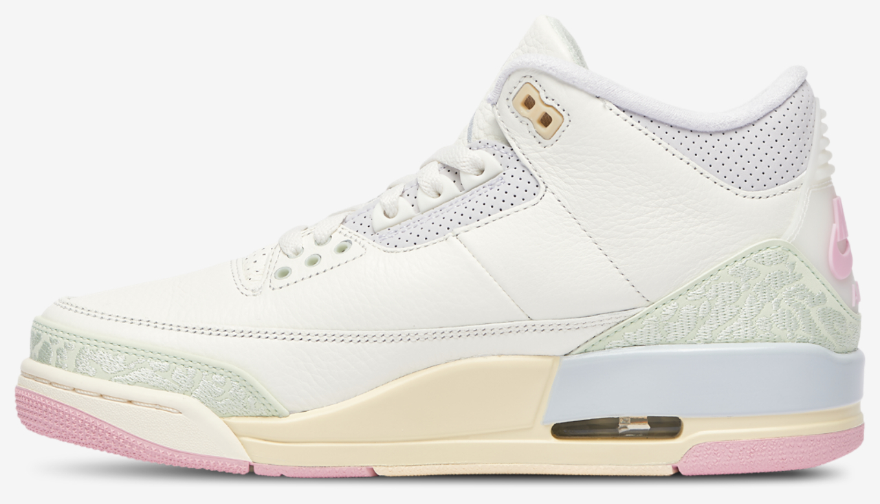 Jordan Air Jordan 3 Retro OG Image 2 of 5. Tap to open photo gallery.