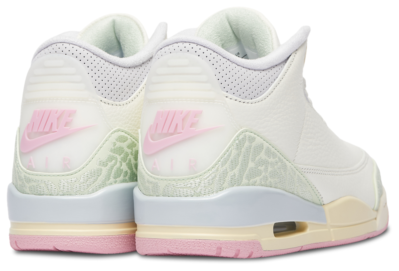 Jordan Air Jordan 3 Retro OG Image 3 of 5. Tap to open photo gallery.