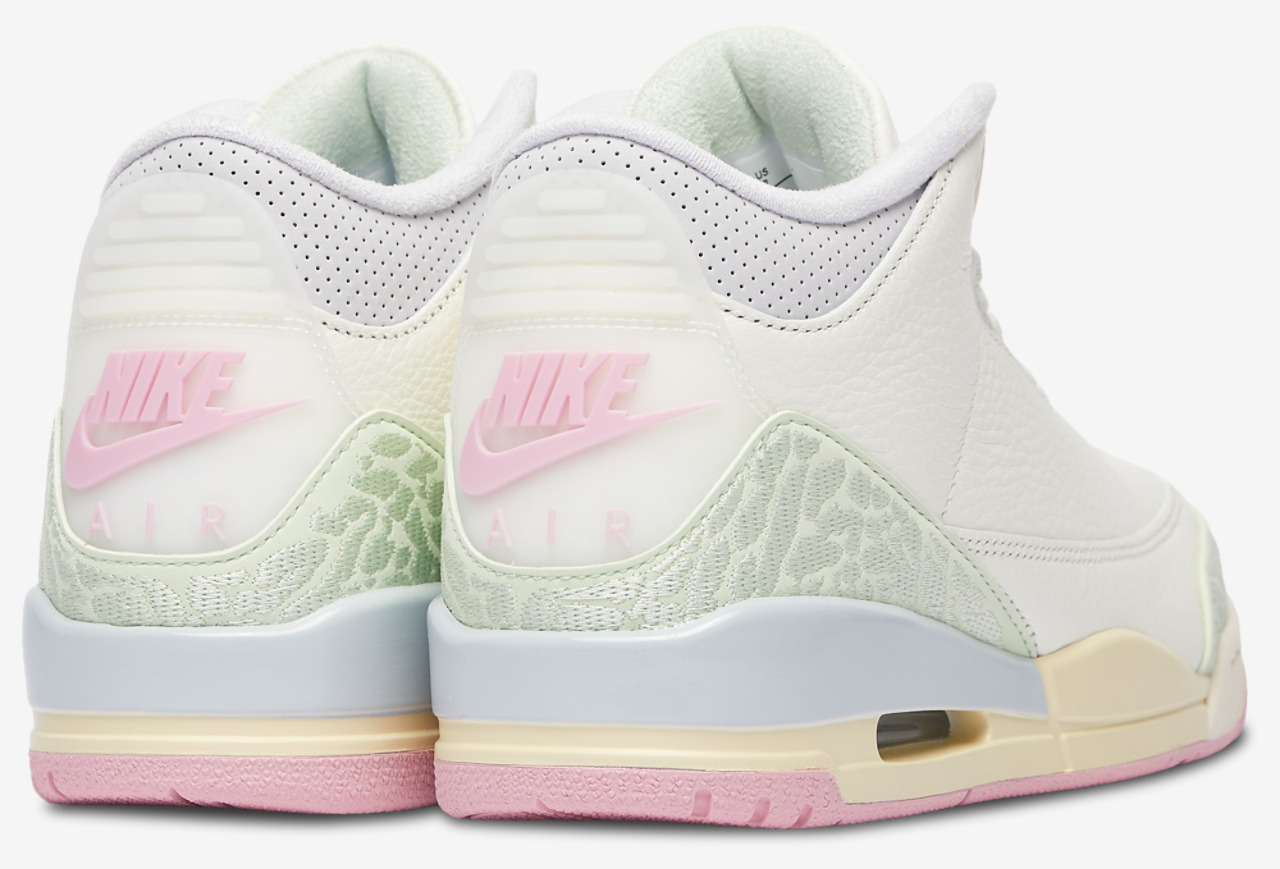 Jordan Air Jordan 3 Retro OG Image 3 of 5. Tap to open photo gallery.