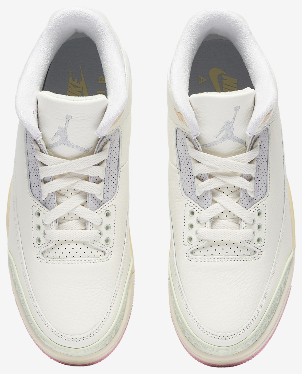 Jordan Air Jordan 3 Retro OG Image 4 of 5. Tap to open photo gallery.