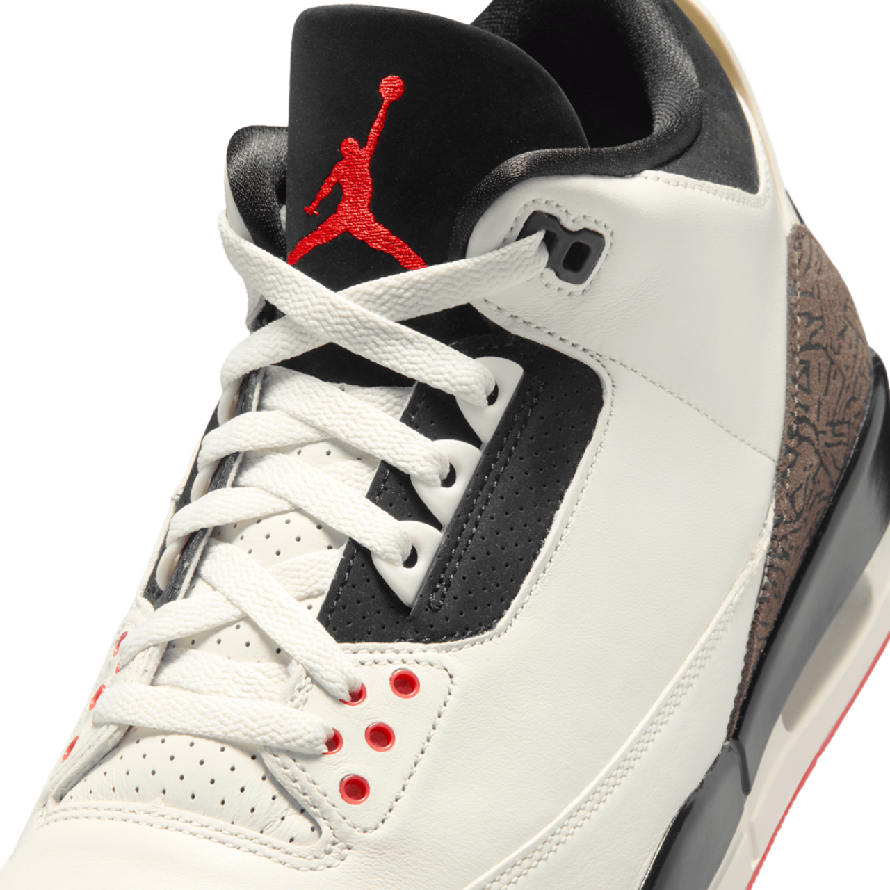 Jordan AJ Retro 3 OG Image 7 of 10. Tap to open photo gallery.
