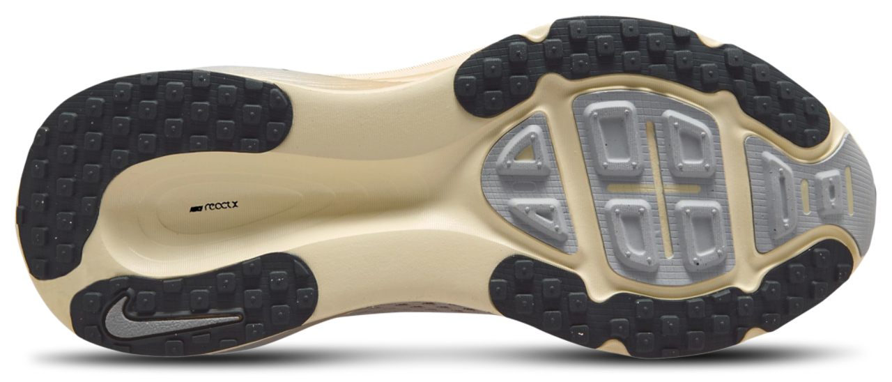 Nike Vomero 18 SE Image 4 of 4. Tap to open photo gallery.