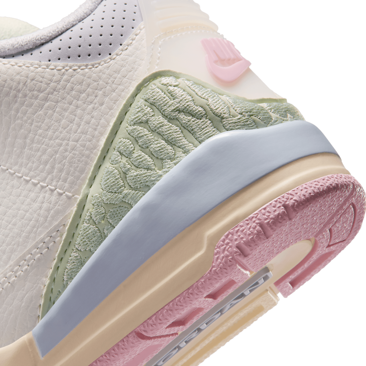 Jordan Retro 3 Image 8 of 8. Tap to open photo gallery.