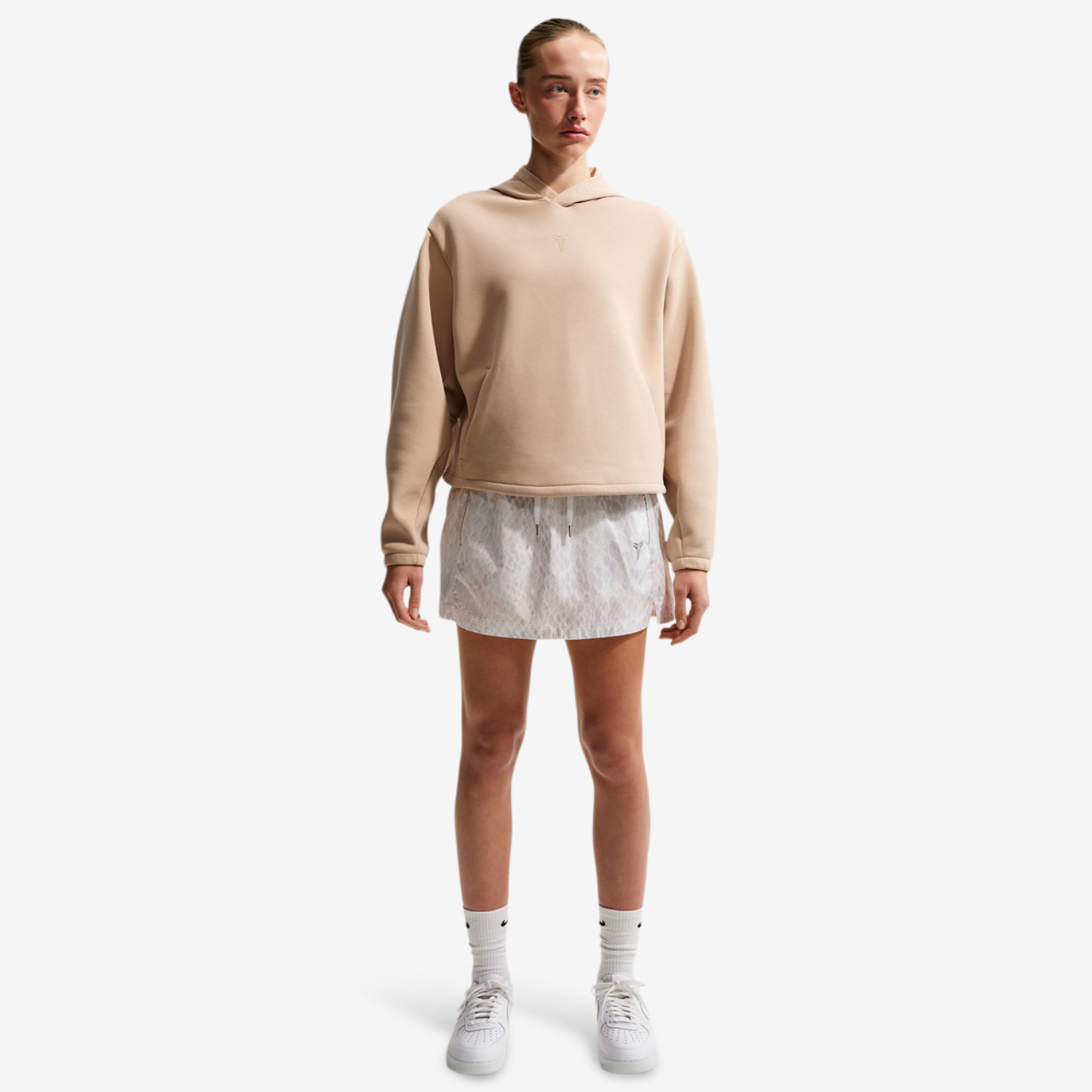Nike Kobe Dri-FIT Mamba Pullover Hoodie Image 3 of 4. Tap to open photo gallery.