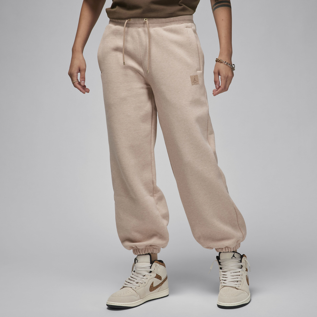 Jordan Flight Fleece Pants Image 1 of 2. Tap to open photo gallery.