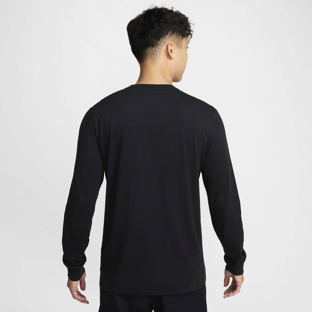 Nike NSW LS T-Shirt Image 2 of 3. Tap to open photo gallery.