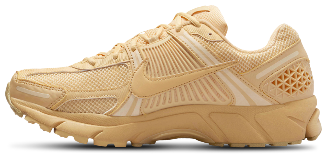 Nike Vomero 5 Image 2 of 5. Tap to open photo gallery.