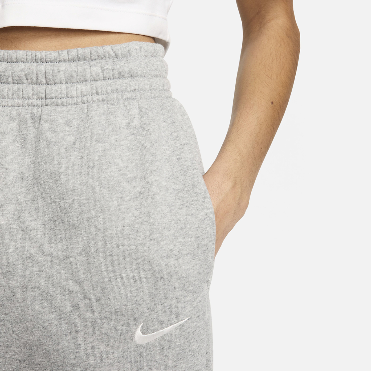 Nike Phoenix HR OS Pants Image 4 of 7. Tap to open photo gallery.