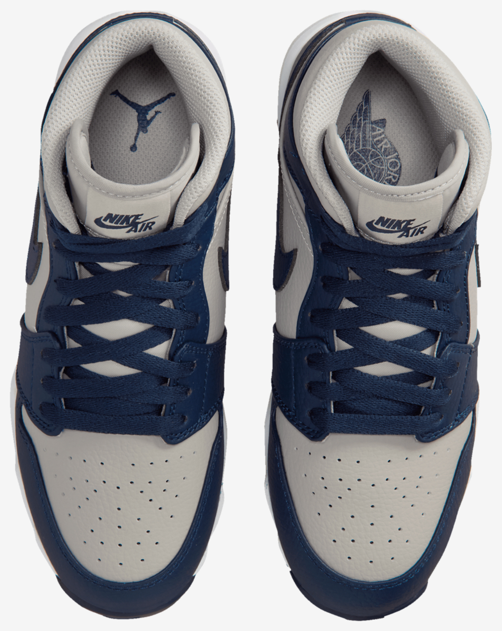 Jordan AJ 1 Mid Cleats Image 4 of 9. Tap to open photo gallery.