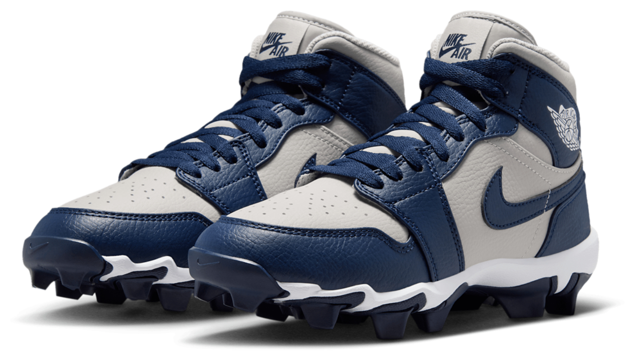 Jordan AJ 1 Mid Cleats Image 6 of 9. Tap to open photo gallery.