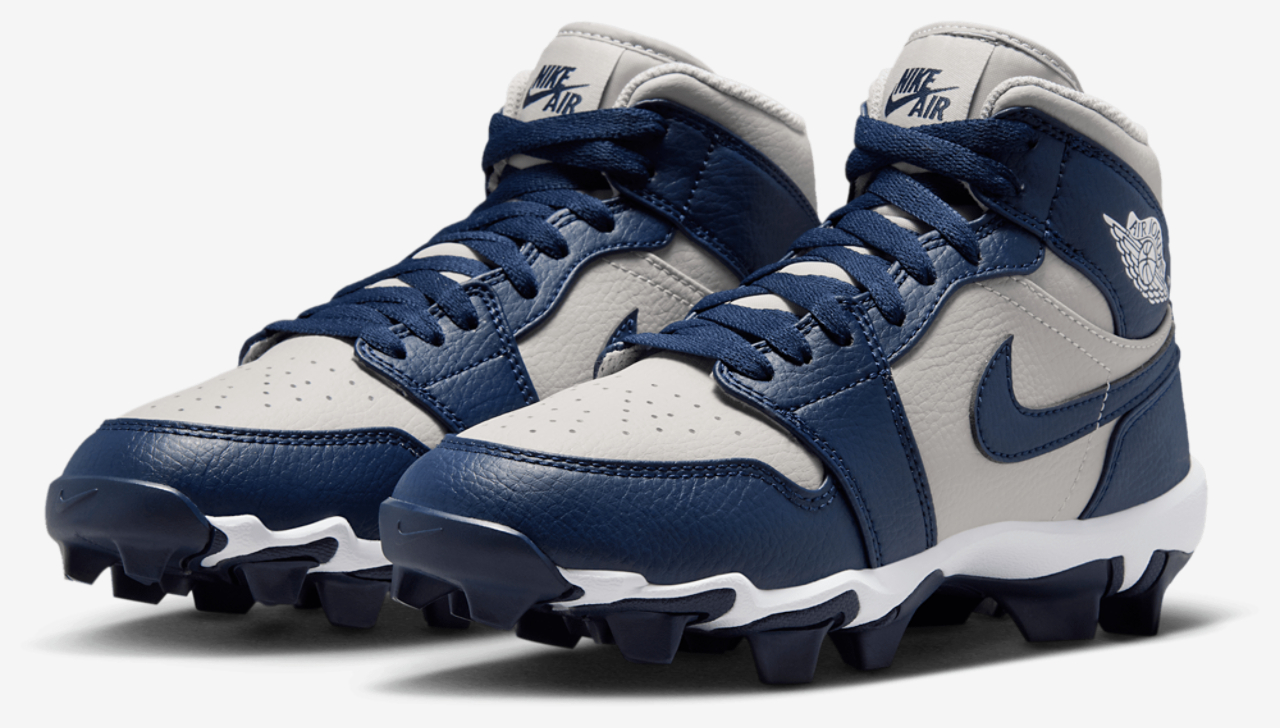Jordan AJ 1 Mid Cleats Image 6 of 9. Tap to open photo gallery.