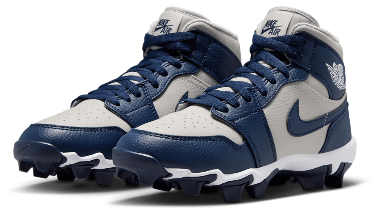 Jordan AJ 1 Mid Cleats Image 6 of 9. Tap to open photo gallery.